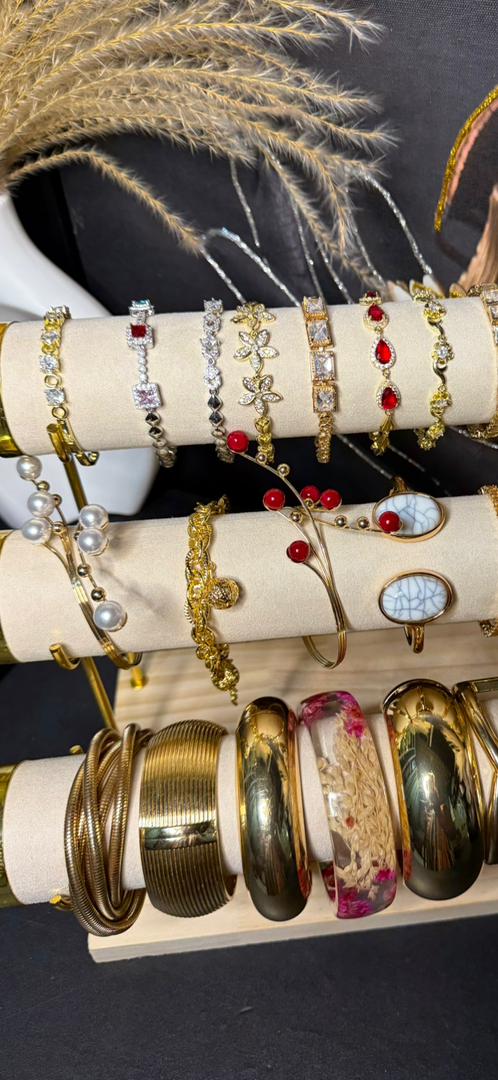 Bracelet stack/ bangles