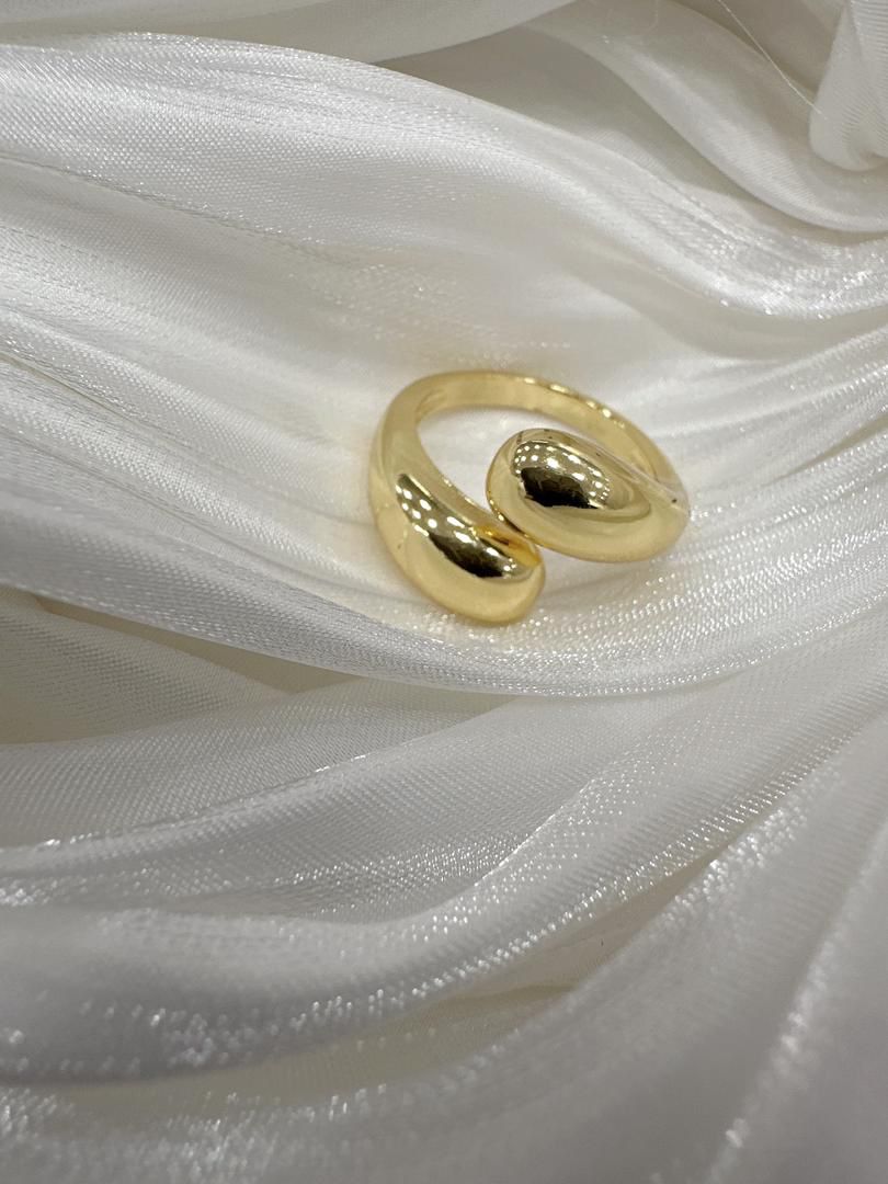 Golden Teardrop Ring